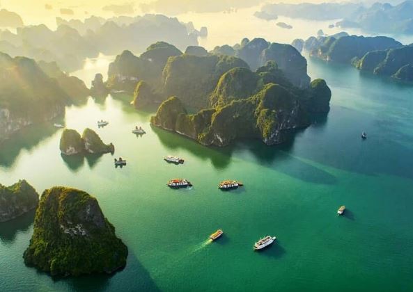 Vịnh Hạ Long là 1 trong 7 kỳ quan thiên nhiên thế giới